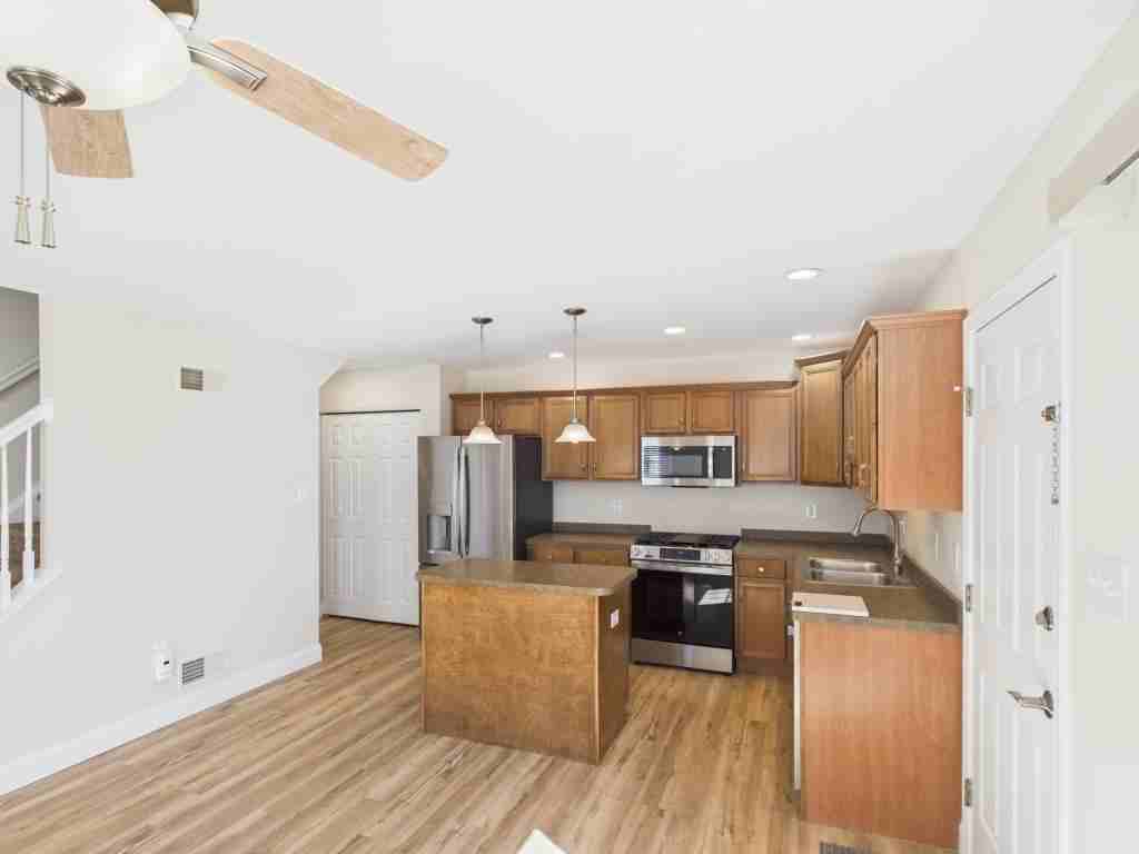 720 E Newport Rd - Photo 6 of 20