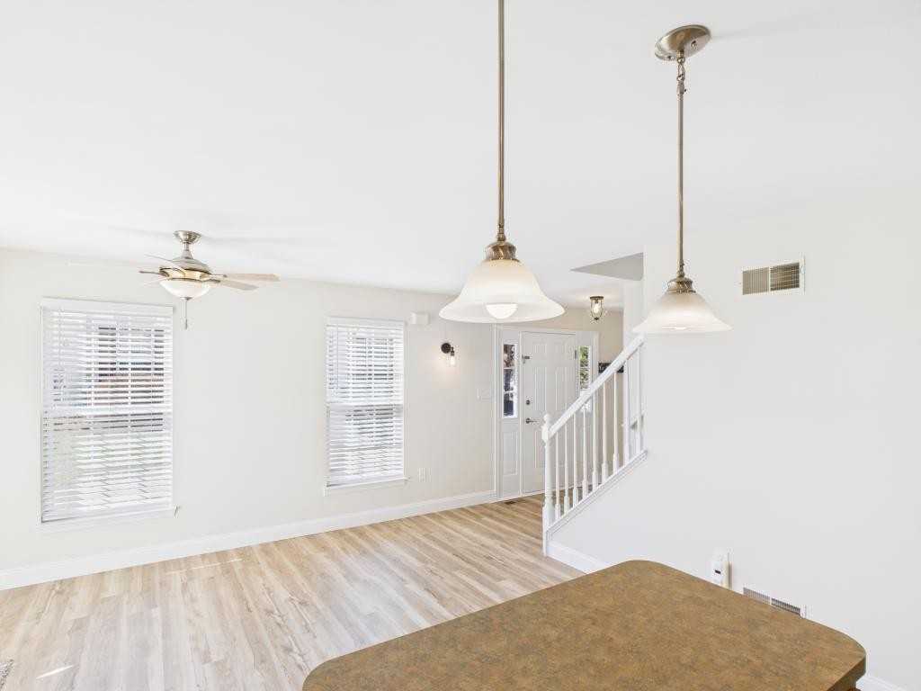 720 E Newport Rd - Photo 7 of 20