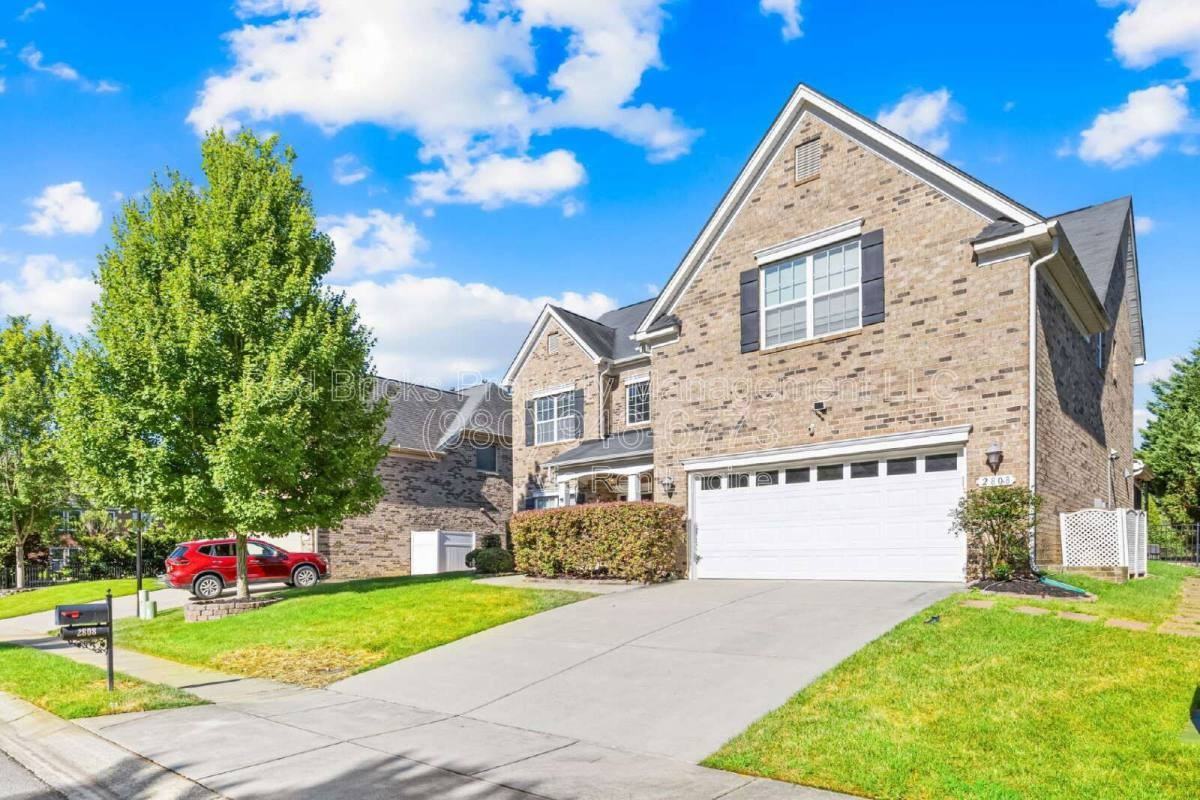 2808 Twinberry Ln - Photo 2 of 10