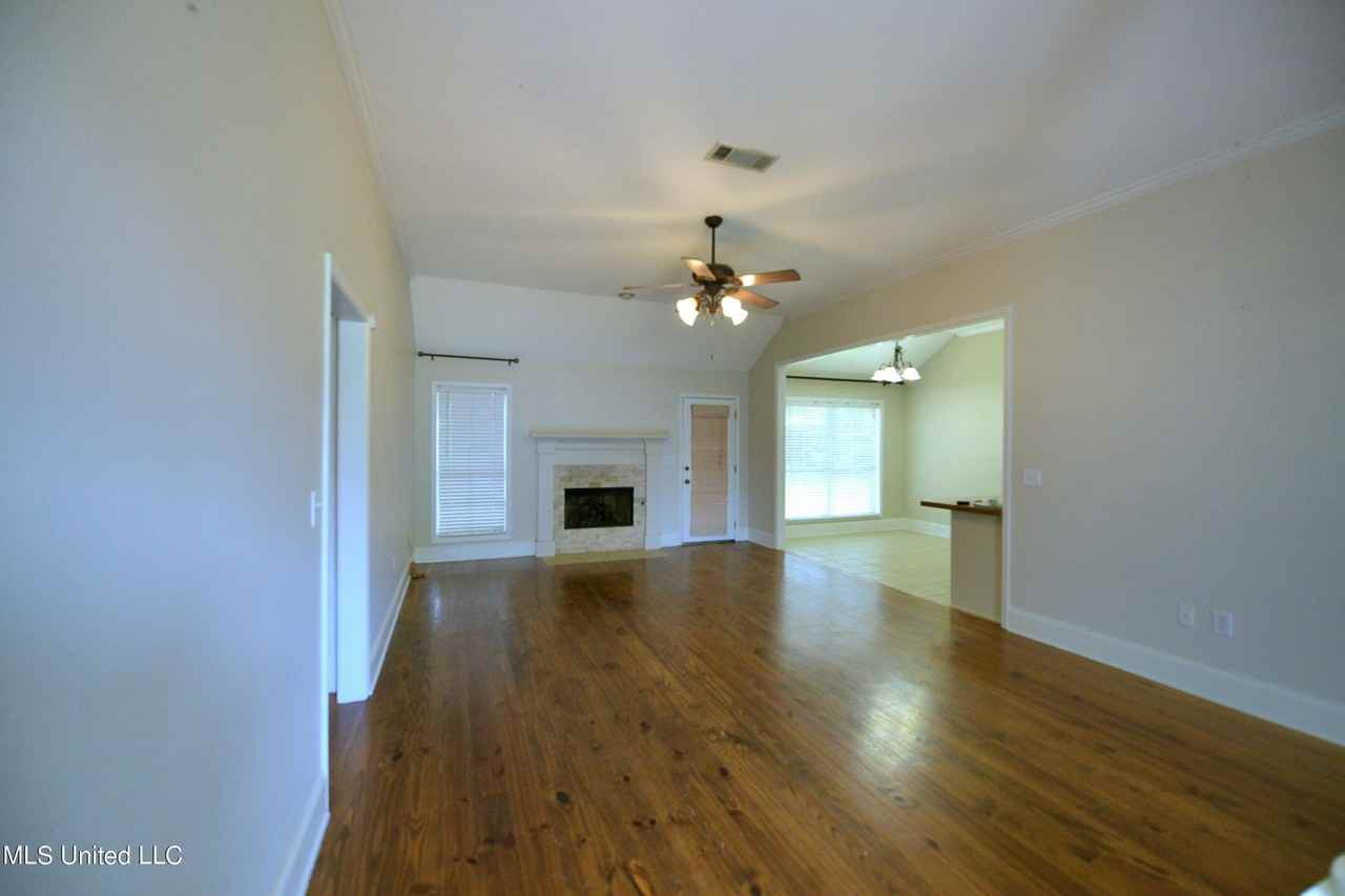 104 Old Gin Cv - Photo 2 of 14