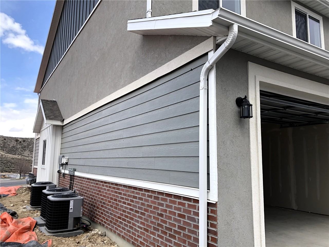 2727 E Kistler Aly - Photo 3 of 21