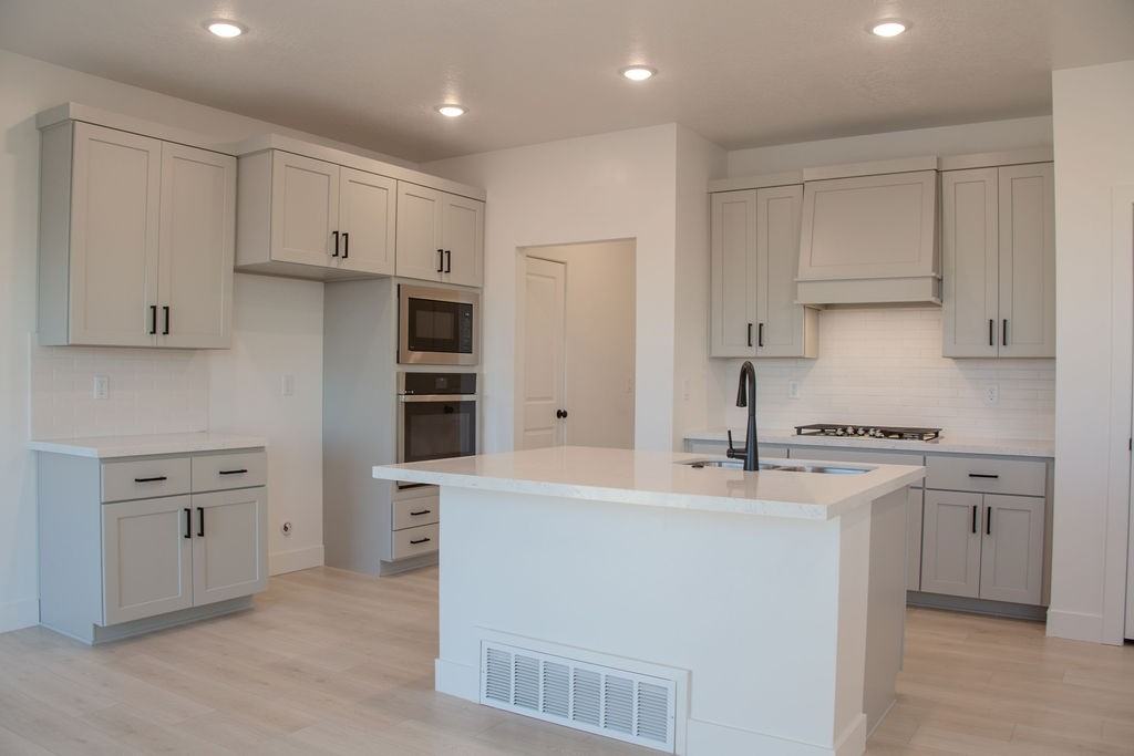 2740 W Aurora Ave - Photo 5 of 21