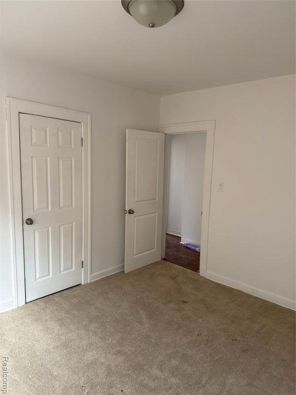 2490 Calvert St - Photo 5 of 8