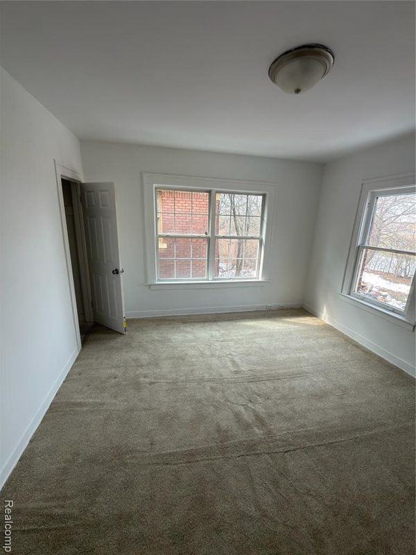 2490 Calvert St - Photo 6 of 8