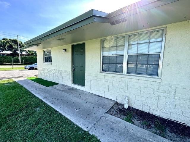 848 Center Street #3 - Photo 2 of 9