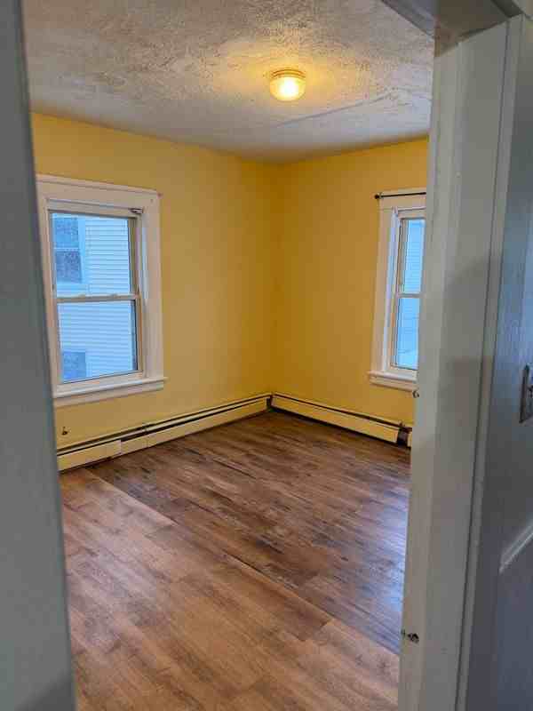 19 Bunkerhill St - Photo 7 of 10