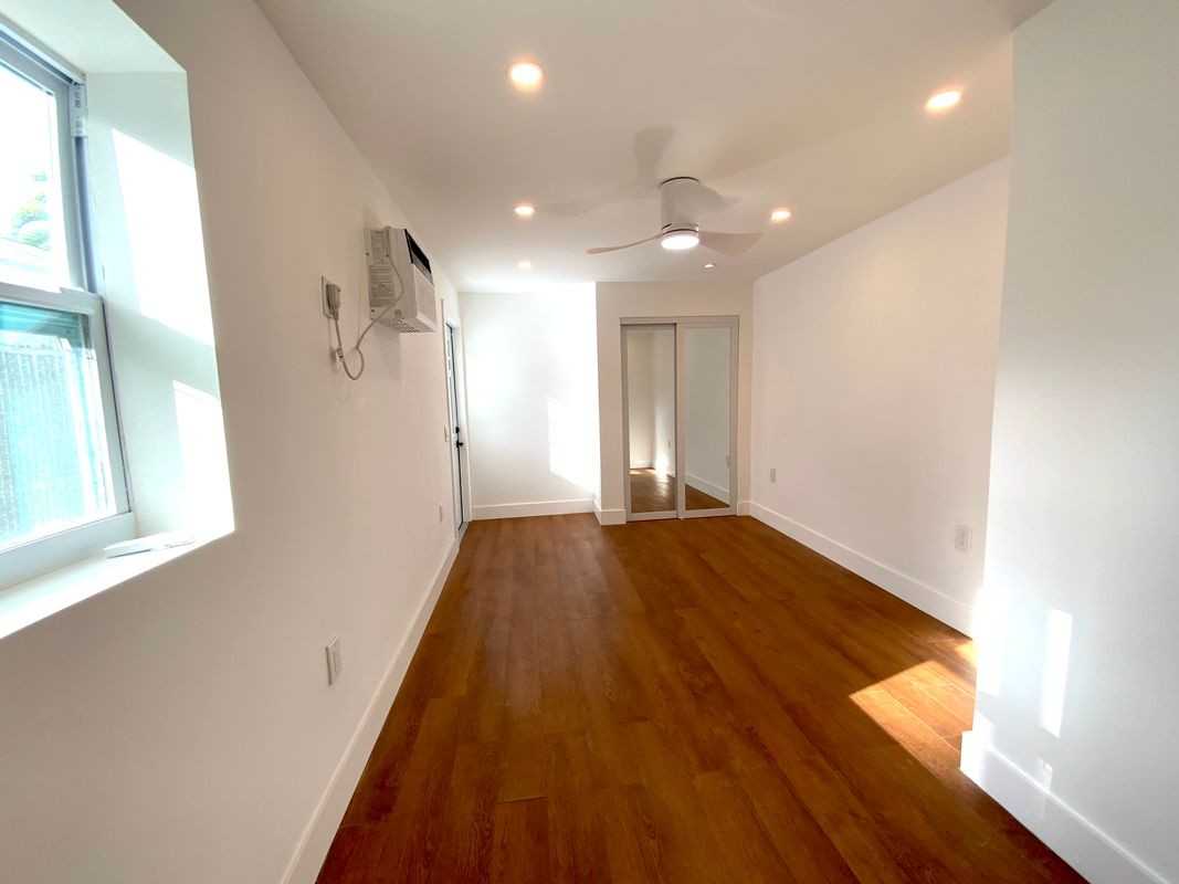 432 Nw 100th St - Photo 4 of 9