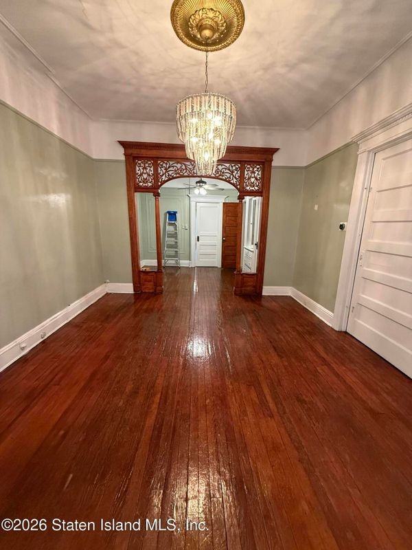 650 54th St - Photo 6 of 12