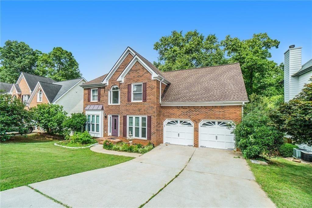 855 River Overlook Dr - Photo 2 of 38