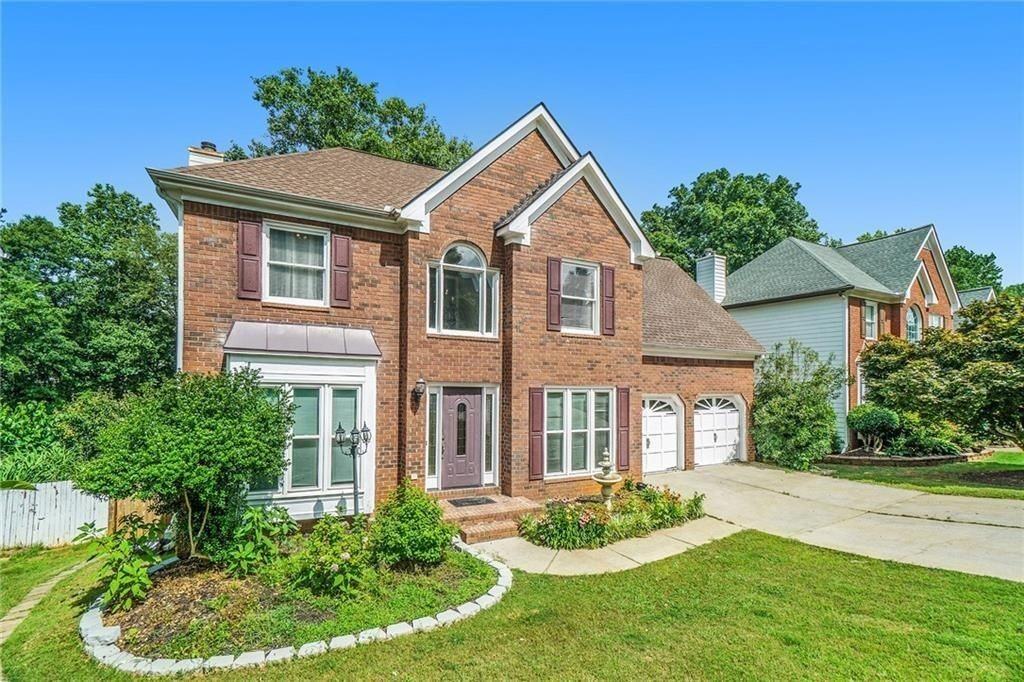 855 River Overlook Dr - Photo 3 of 38