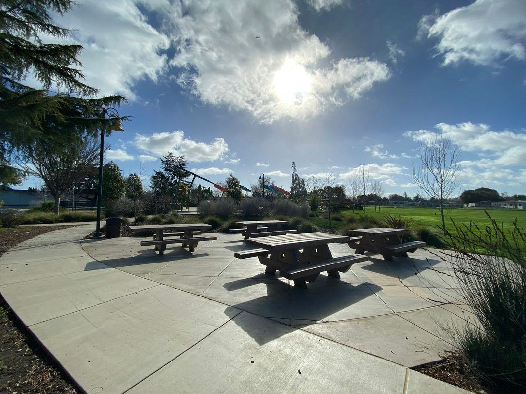 471 Bernal Ave - Photo 4 of 23