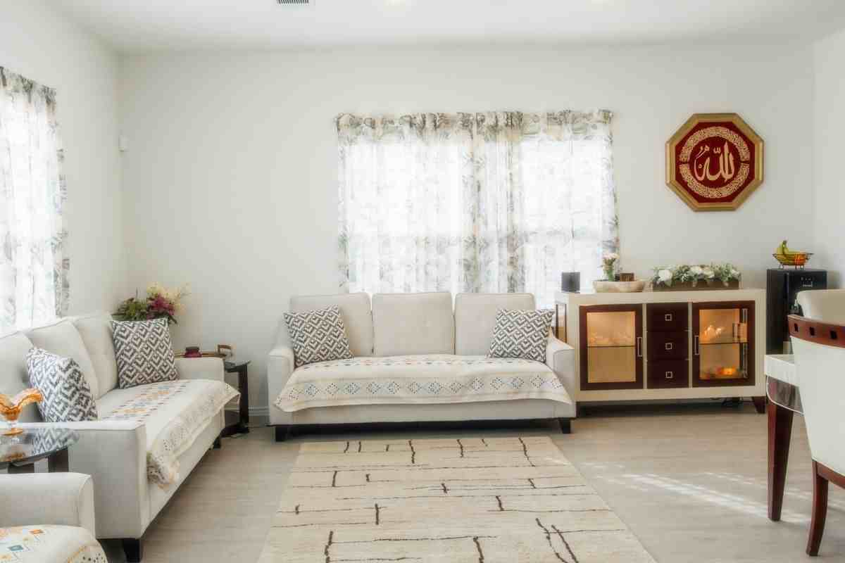 913 Coulee Dr - Photo 3 of 7