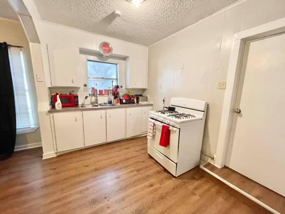 1011 Kane St - Photo 4 of 9