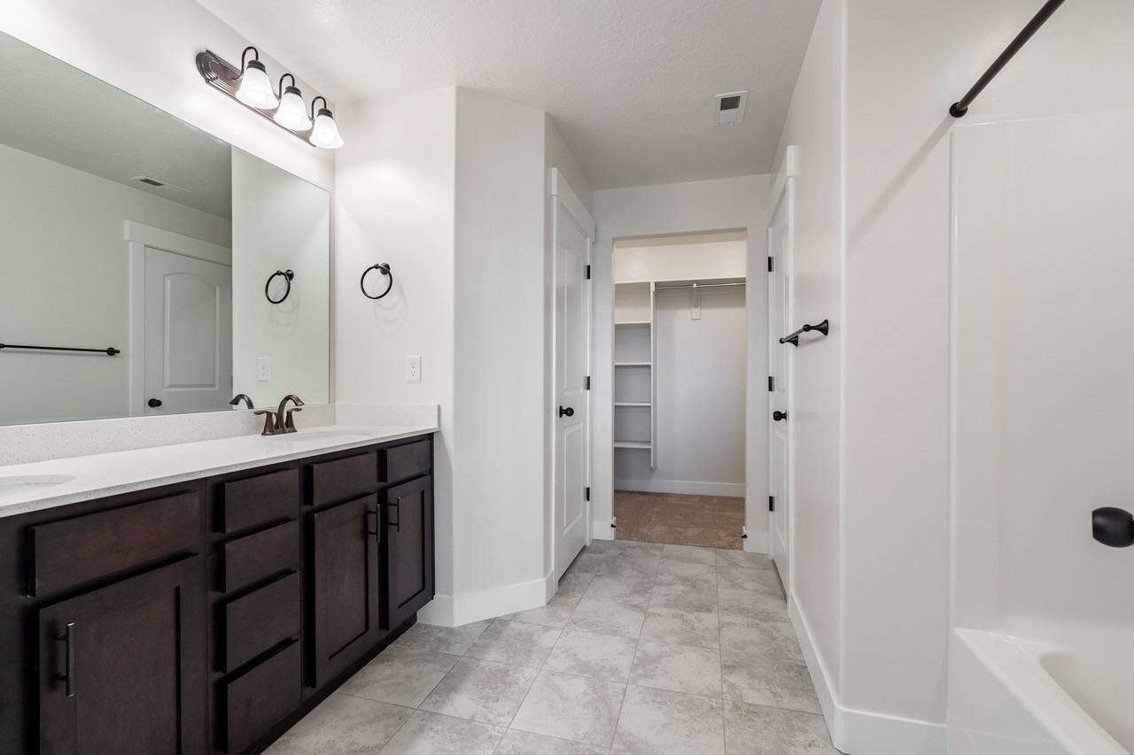 3712 W Big Horn Dr - Photo 2 of 11