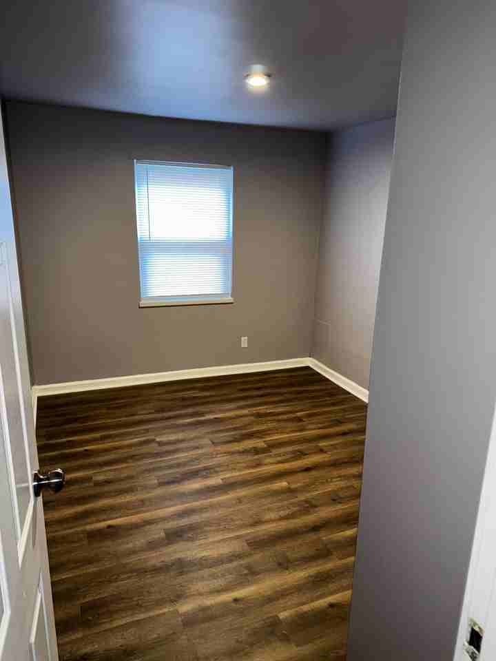 1921 W Grand Ave #2 - Photo 3 of 9