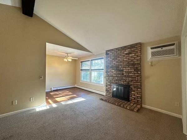 942 Westbrooke Way #1 - Photo 3 of 9