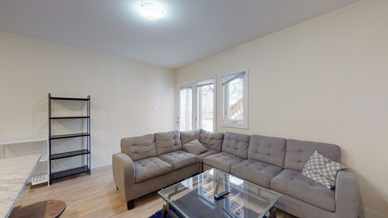 422 Nelson Street - Photo 7 of 42