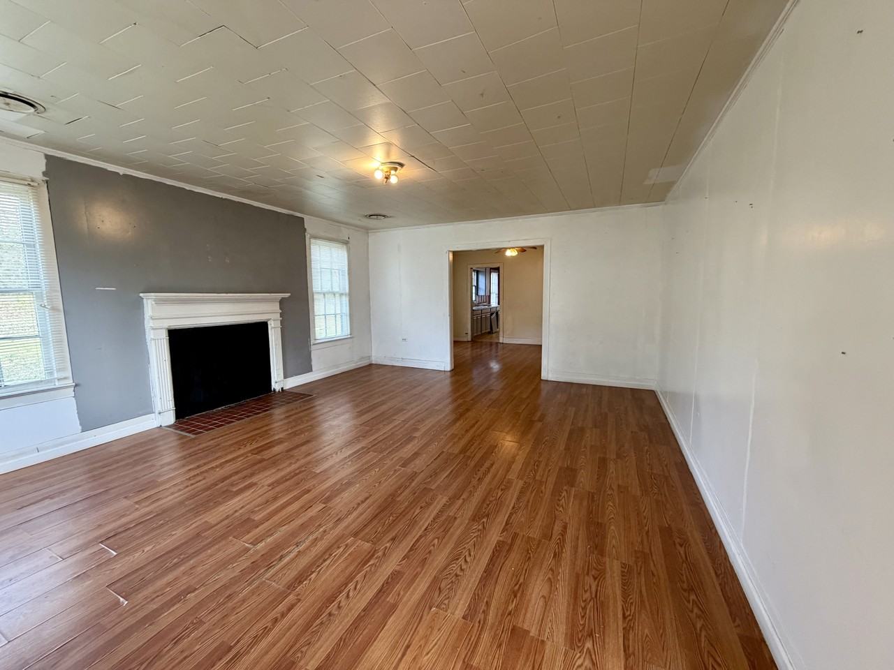 1401 12th Ave N - Photo 2 of 12