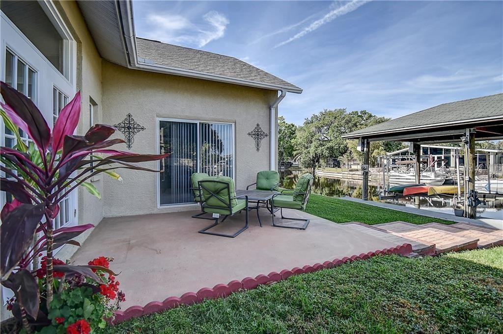 172 Lake Shore Dr W - Photo 6 of 38