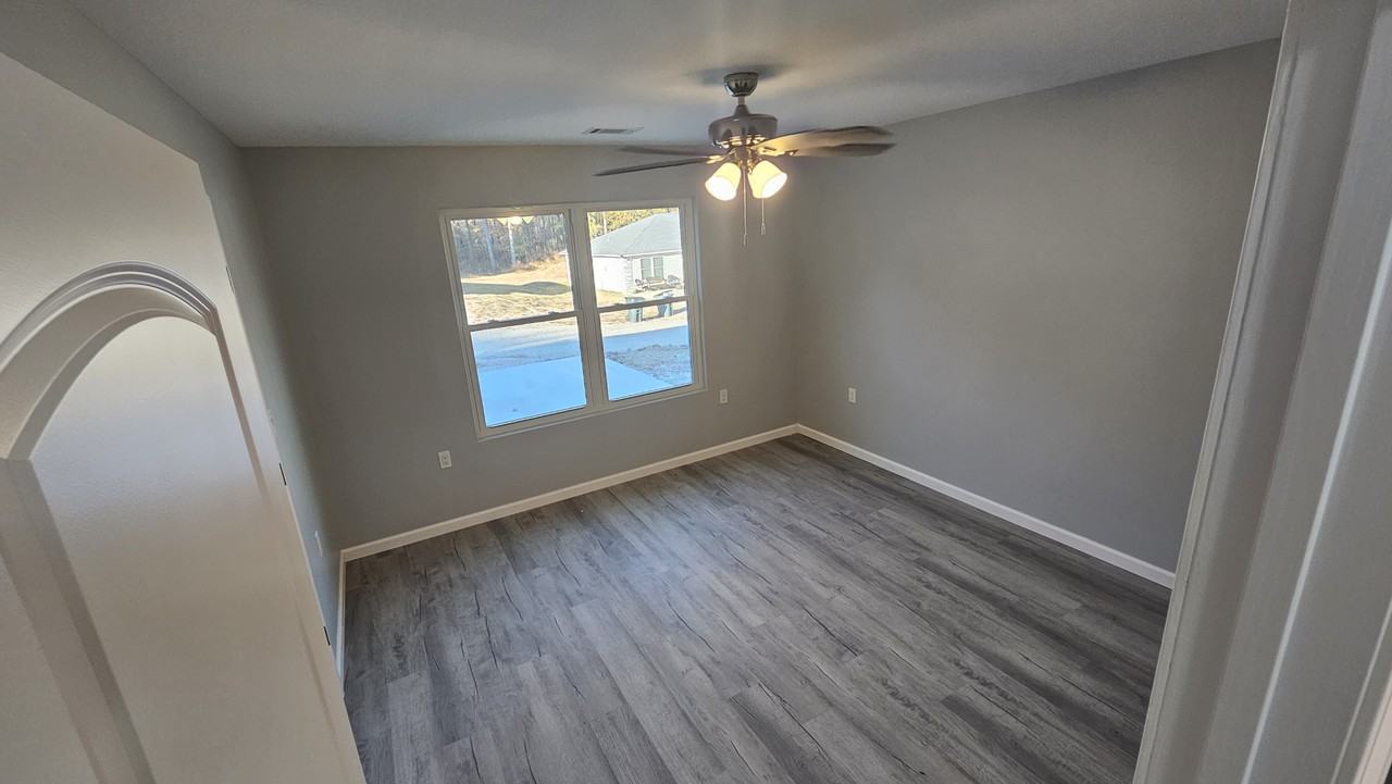 211 White Eagle Trl - Photo 2 of 6