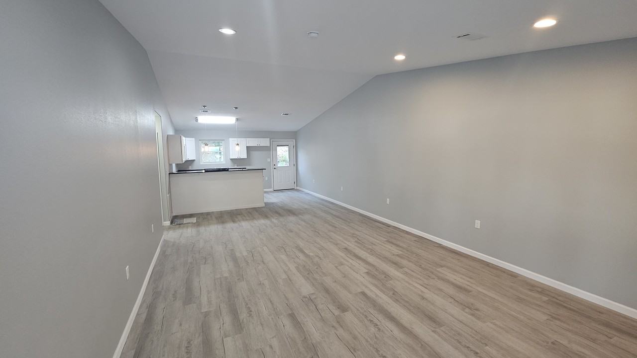 211 White Eagle Trl - Photo 4 of 6