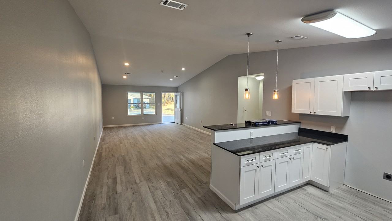 216 White Eagle Trl - Photo 3 of 6