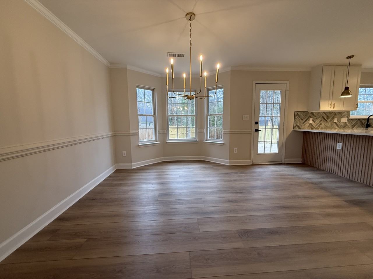 2539 Springs Dr - Photo 5 of 21