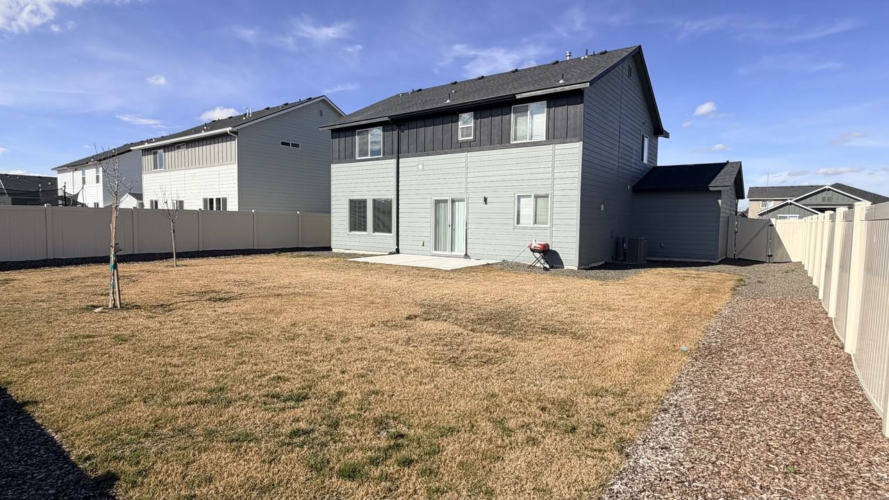 12727 Towhee St - Photo 2 of 7