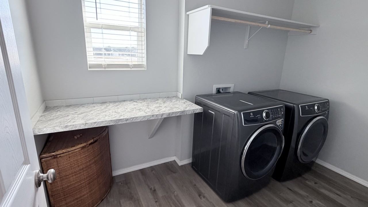 12727 Towhee St - Photo 4 of 7