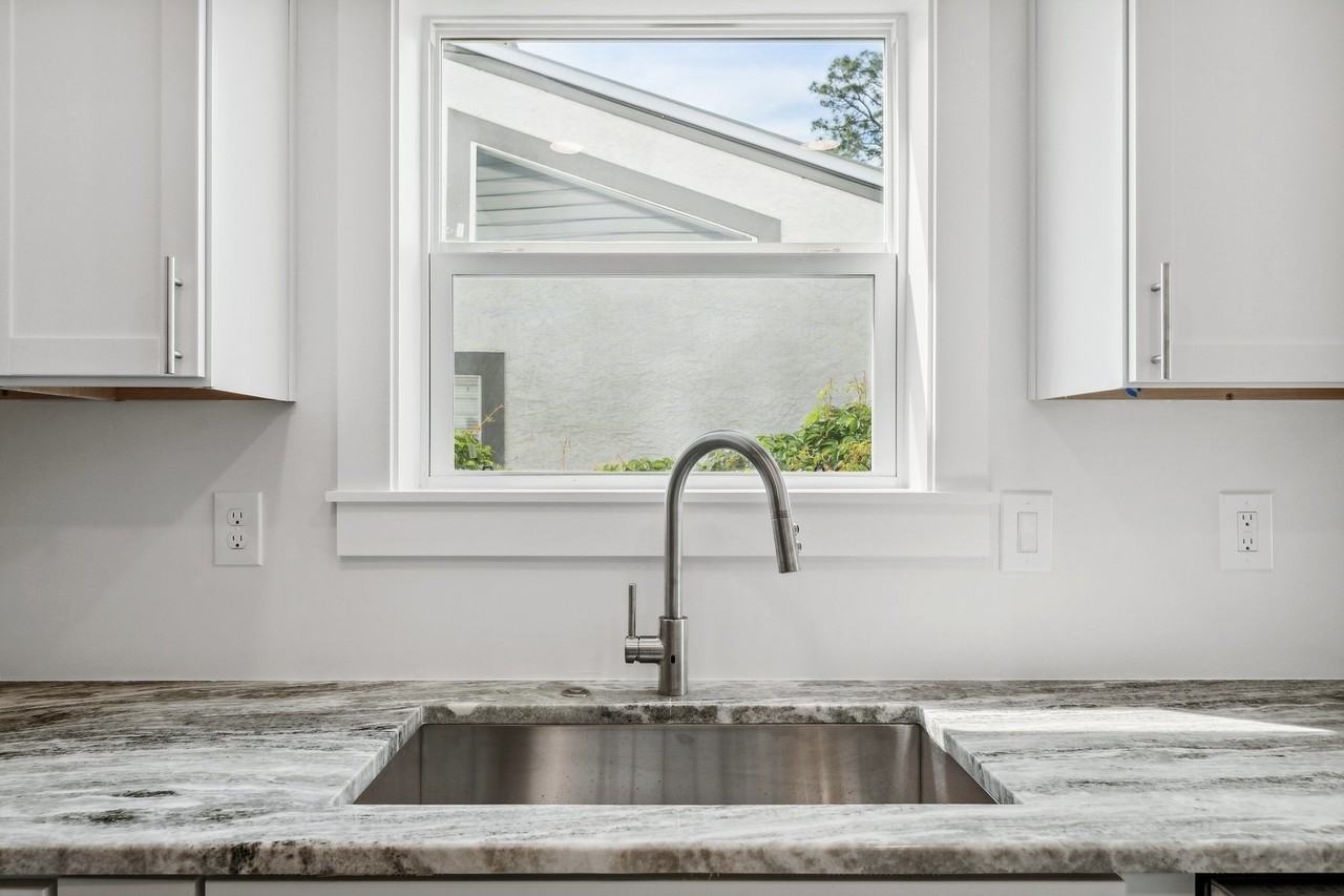 2566 Oak St #2566 - Photo 6 of 24