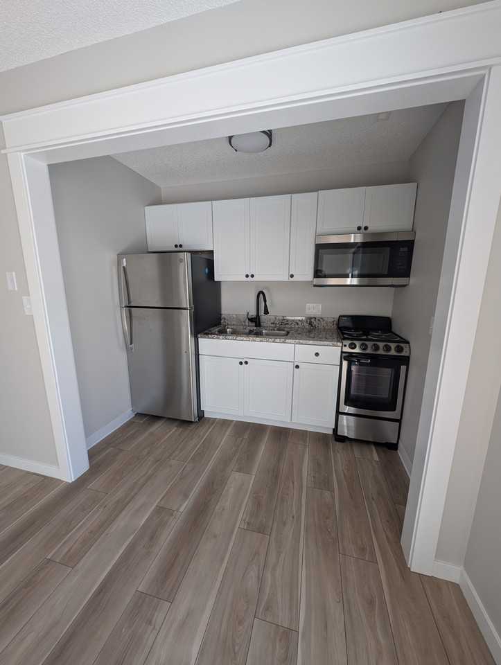 2121 Greene St #B34 - Photo 2 of 7