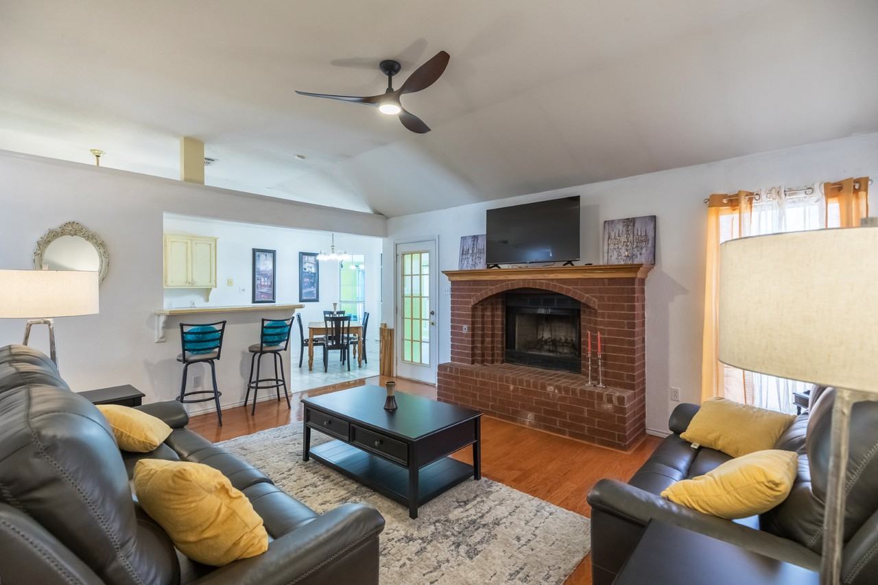 5072 Big Sky Dr - Photo 3 of 28