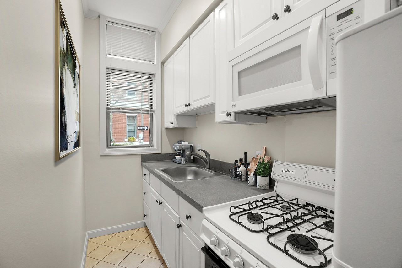 Atrio Boston - Photo 7 of 50