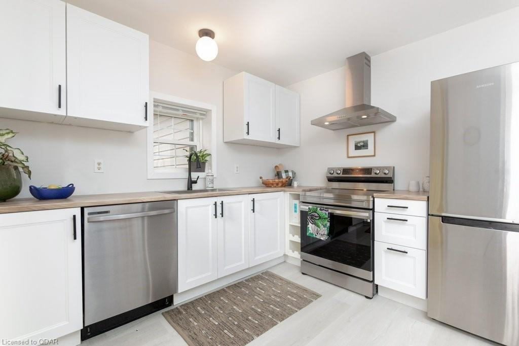 63 Alexander St - Photo 2 of 15