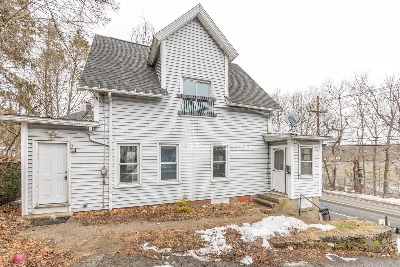 314 Norwich Ave - Photo 2 of 21