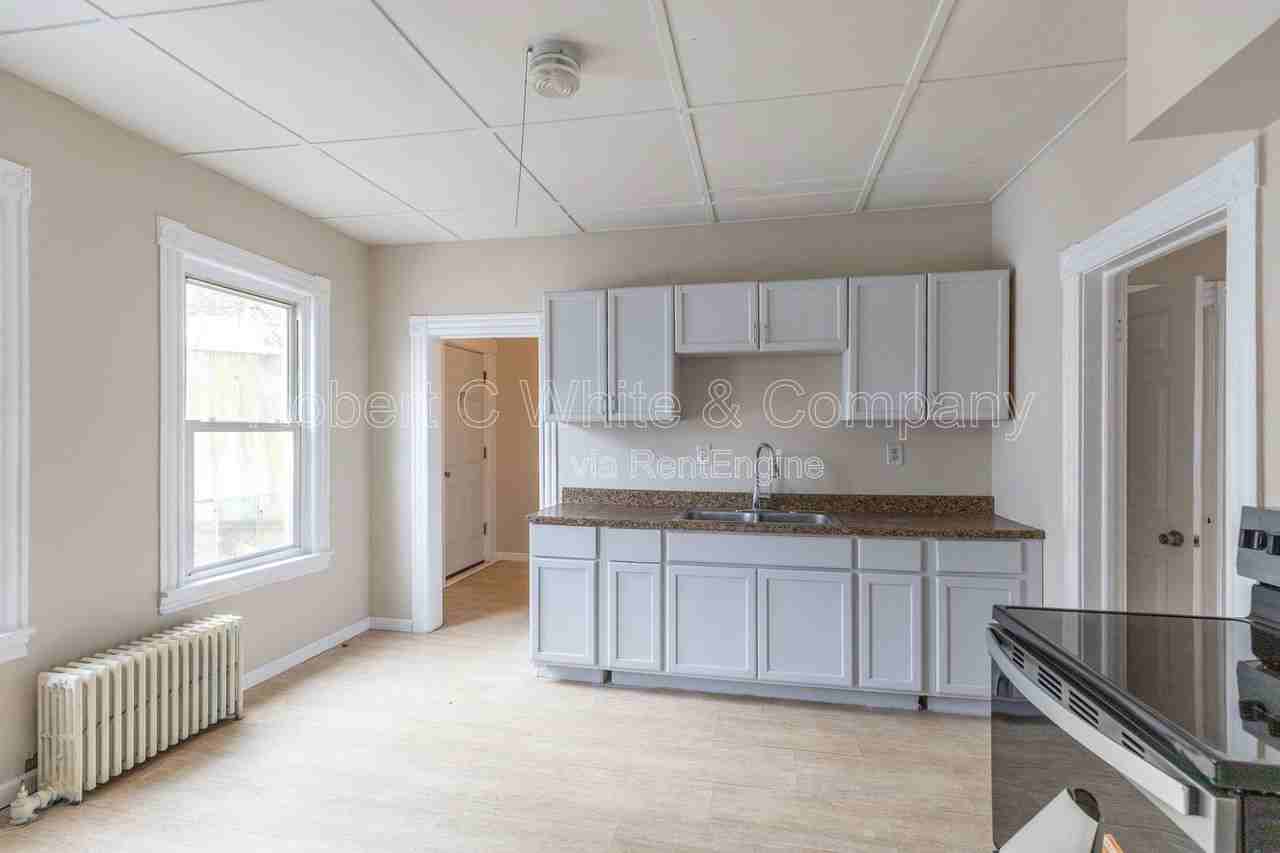 314 Norwich Ave - Photo 4 of 21