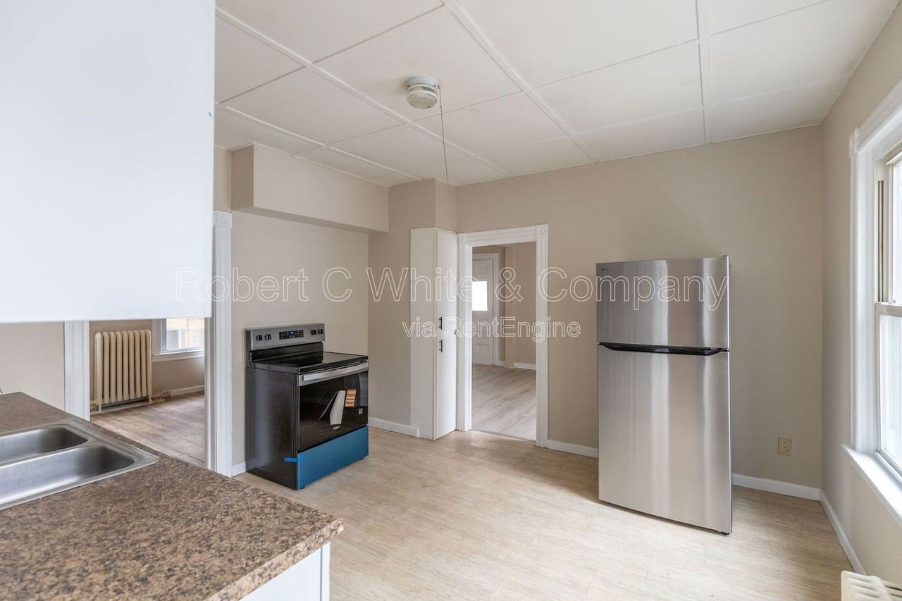 314 Norwich Ave - Photo 5 of 21