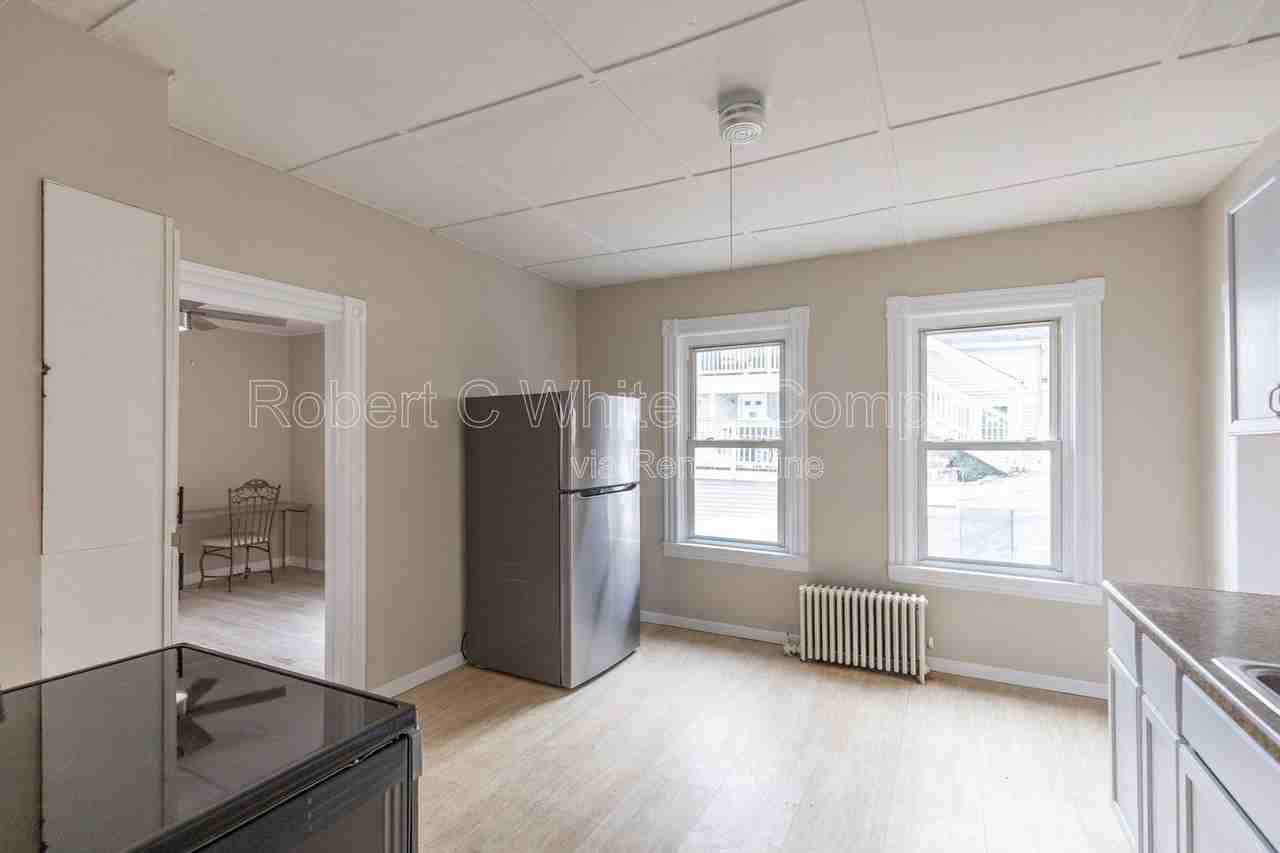 314 Norwich Ave - Photo 6 of 21