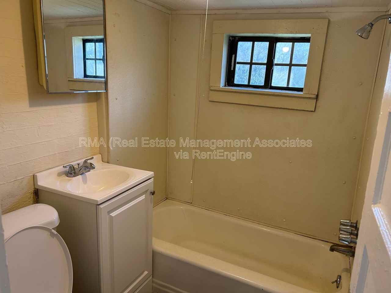 821 Williams St - Photo 7 of 7