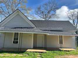 featured image of 821 Williams St