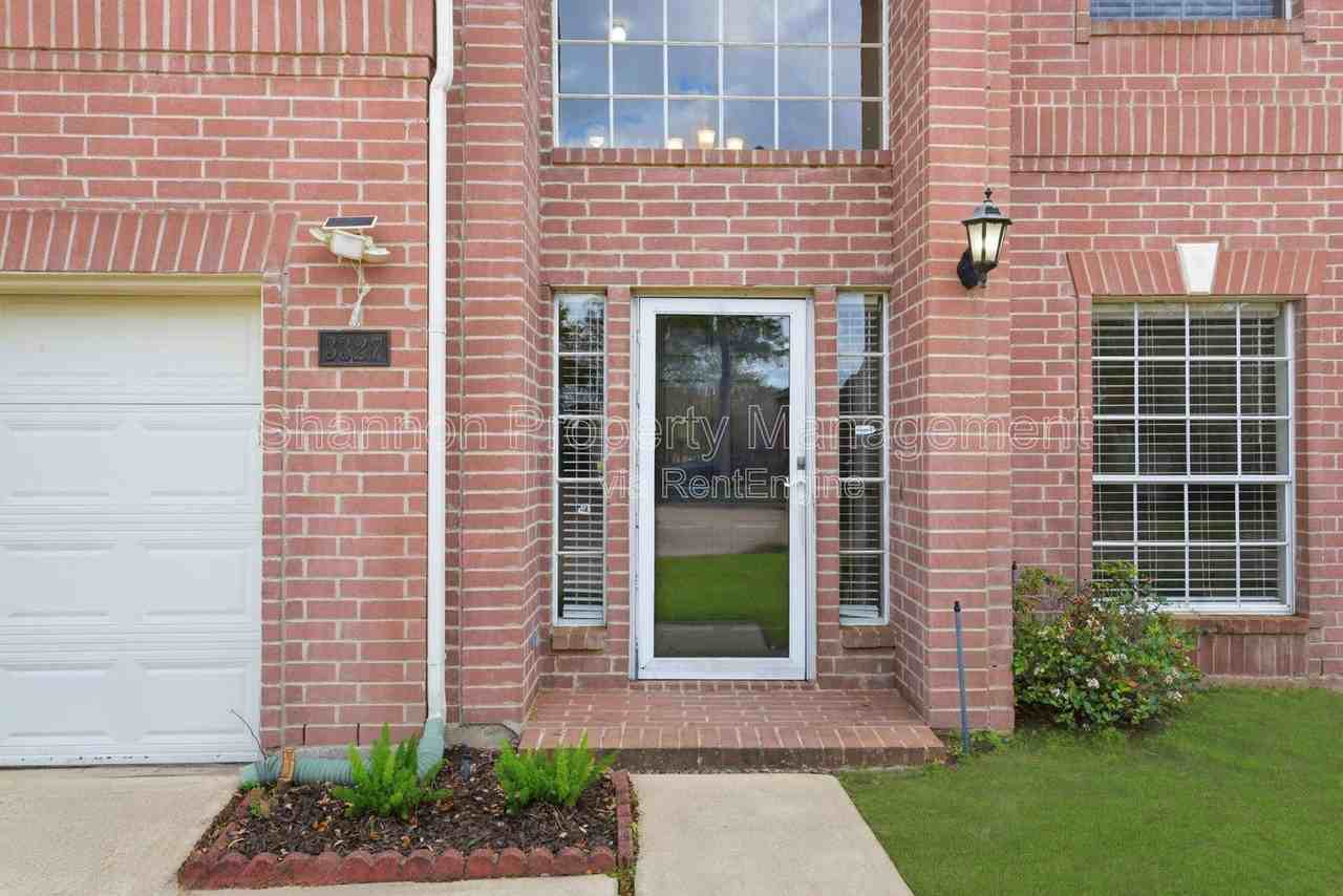 3327 Shady Glen Ln - Photo 4 of 44