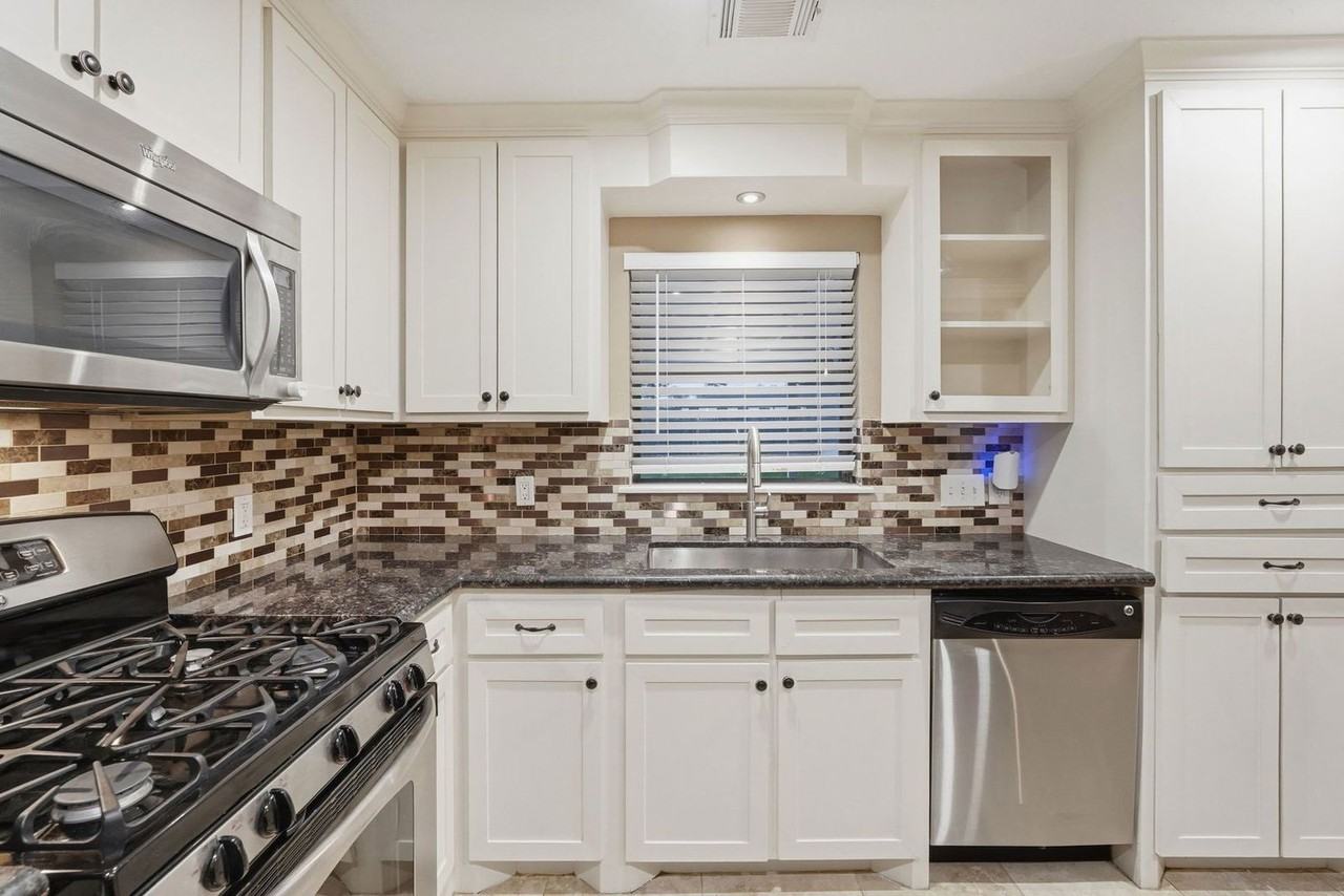 4406 Marlborough Dr - Photo 7 of 27