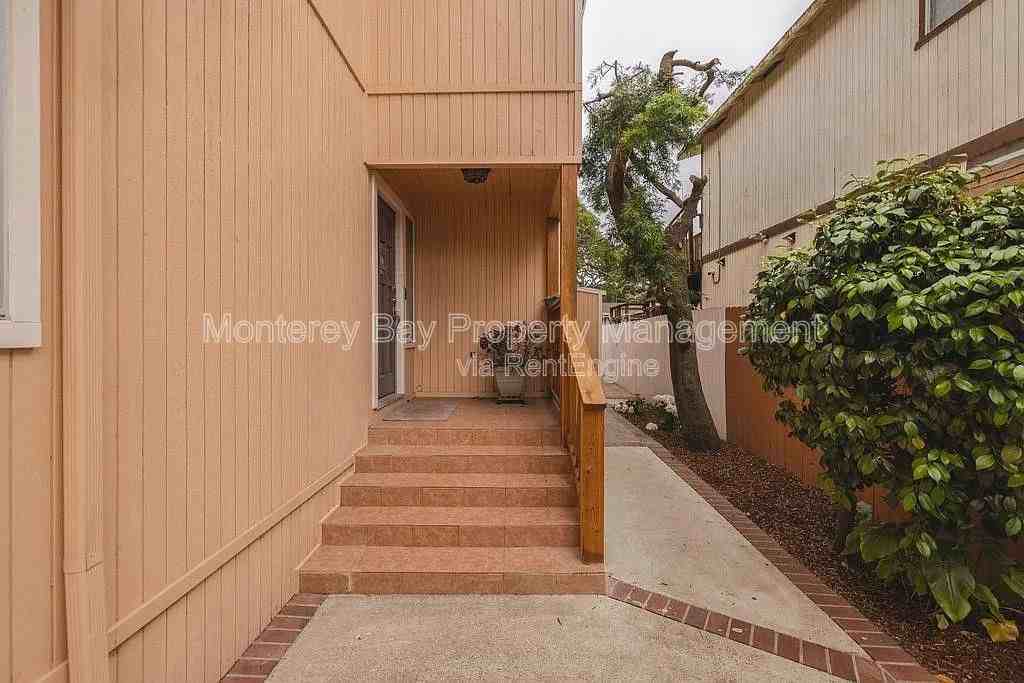 1207 David Ave - Photo 2 of 12