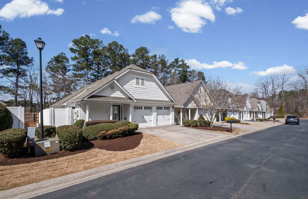 4919 Magnolia Cottage Way - Photo 4 of 36