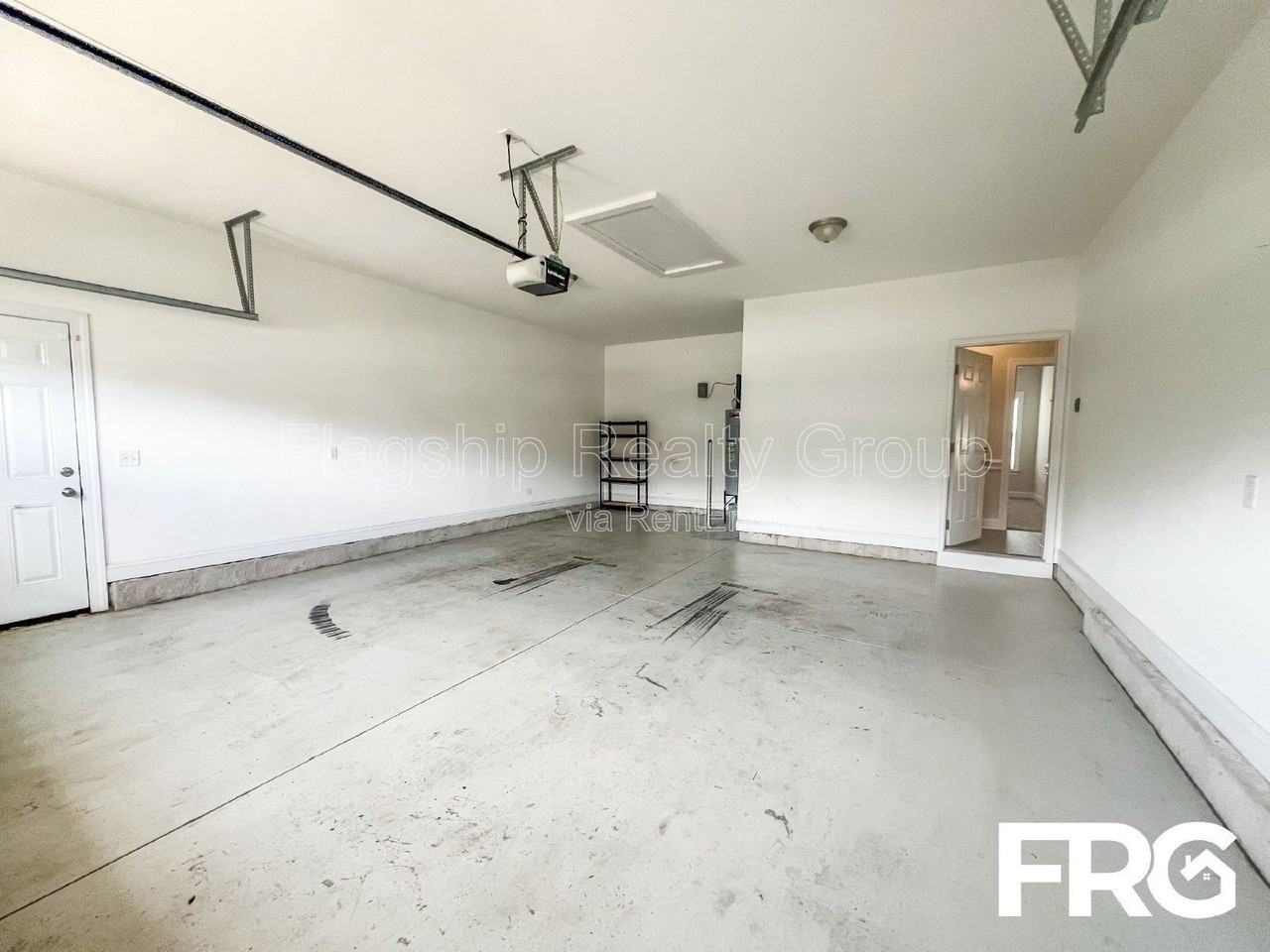 313 N Landing Dr - Photo 3 of 29