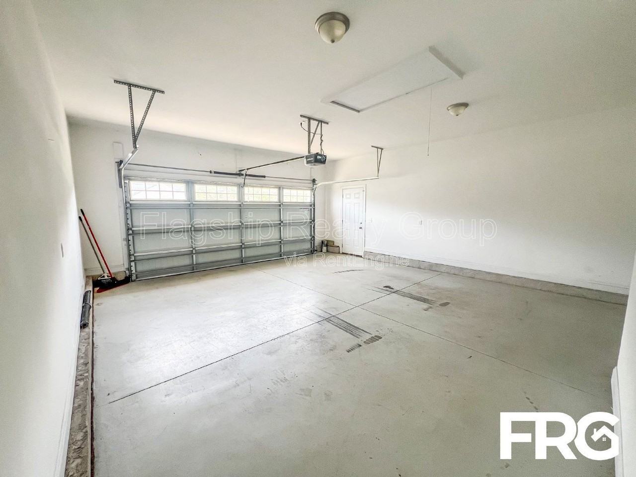 313 N Landing Dr - Photo 4 of 29