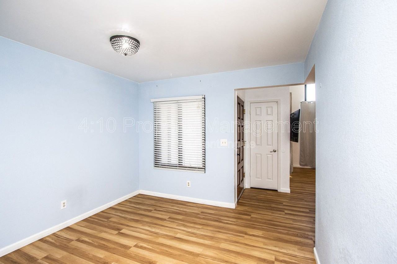 1718 S Longmore #30 - Photo 2 of 32