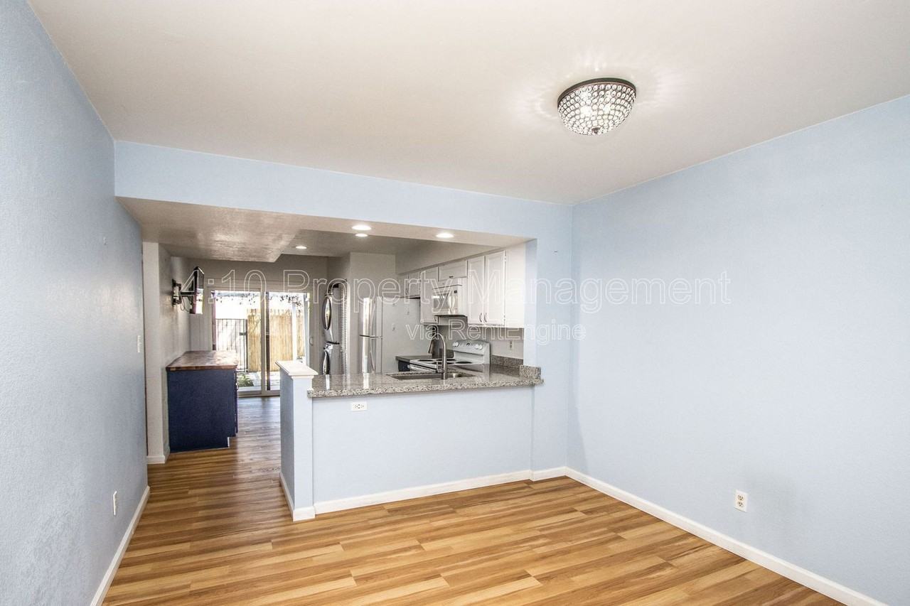 1718 S Longmore #30 - Photo 7 of 32