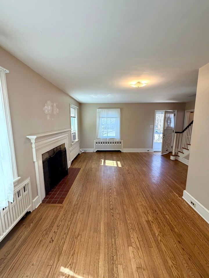 111 Atkins Ave - Photo 4 of 24