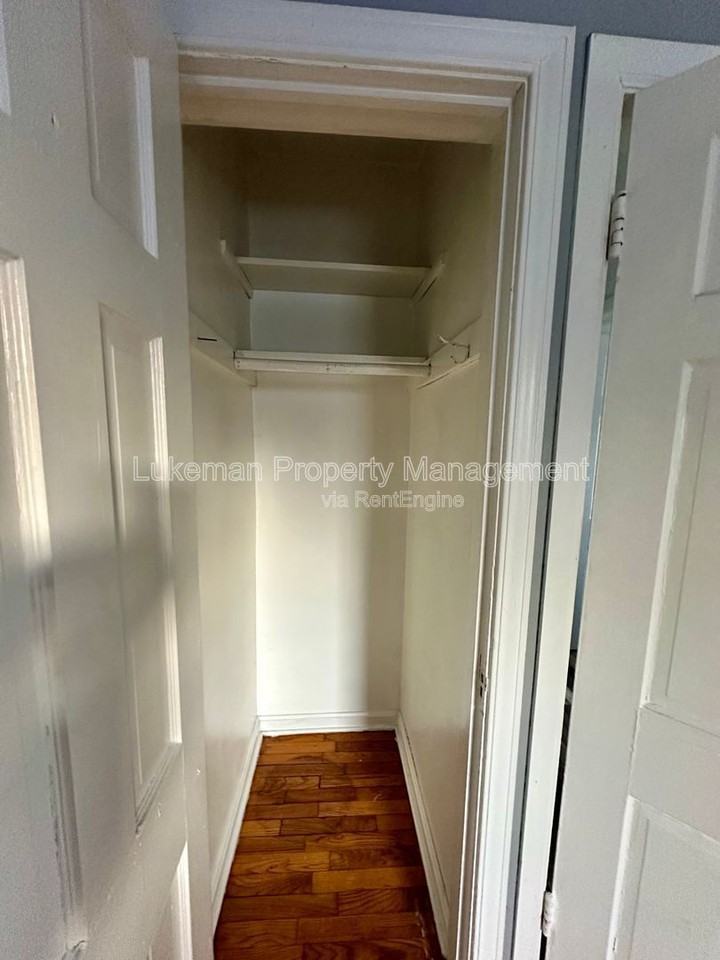 1410 Oak St #2 - Photo 7 of 14